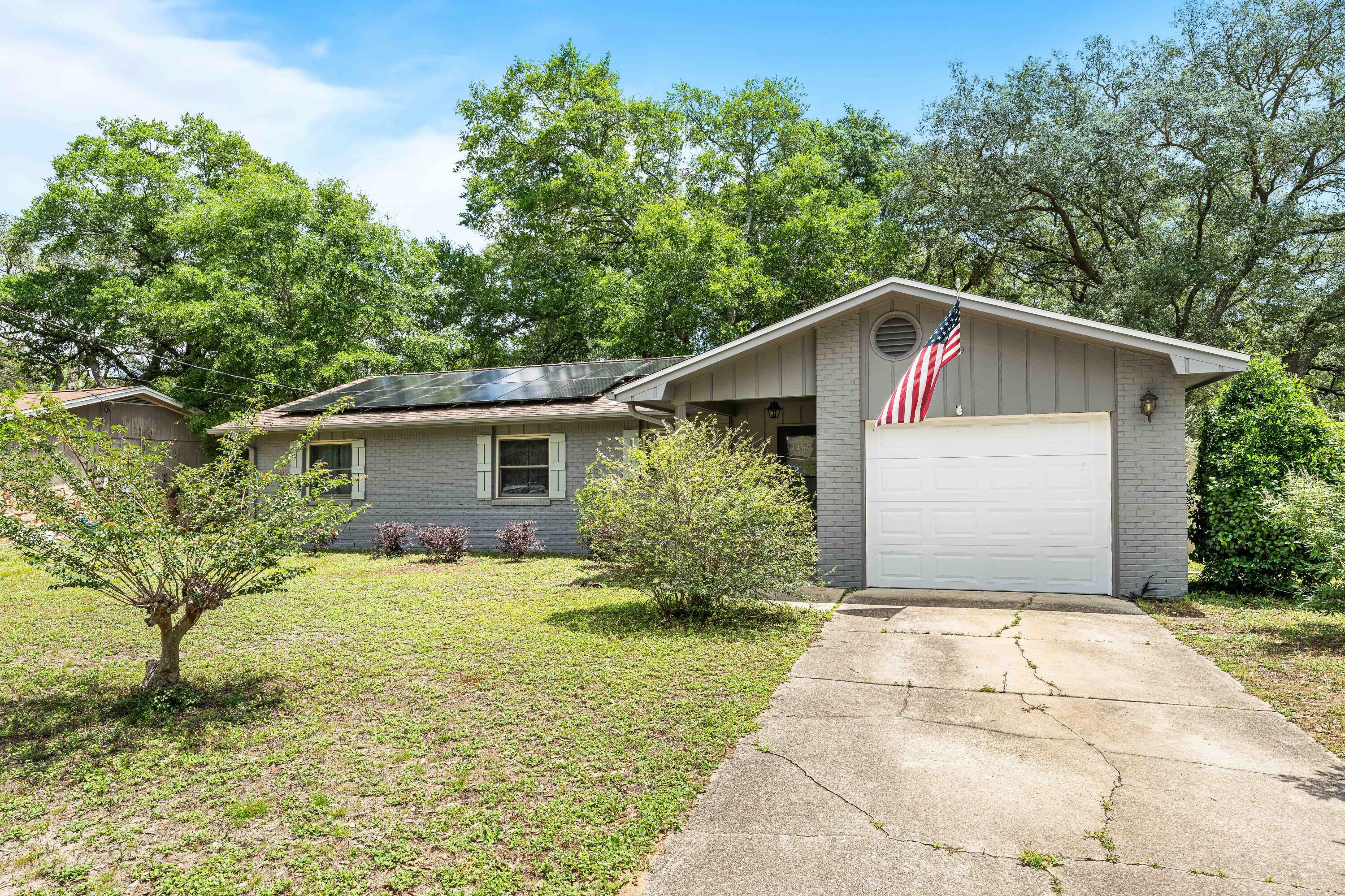 Property Photo: 125 Patti Cove FL 32578