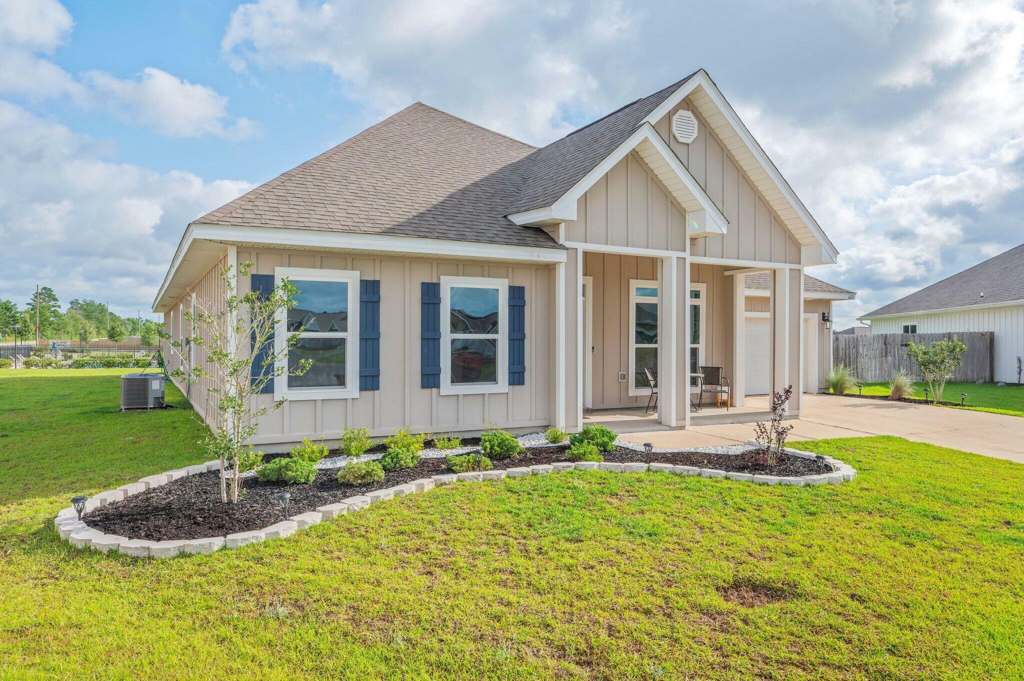 Property Photo: 602 Champ Trail FL 32539