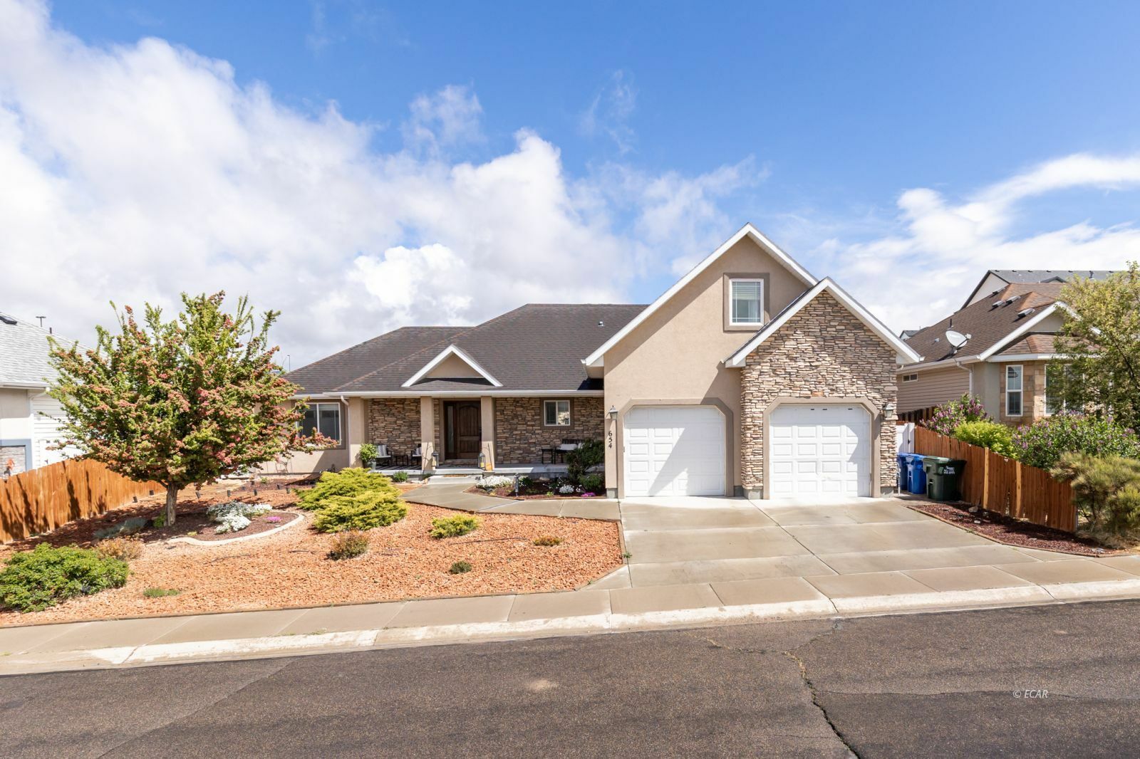 Property Photo: 654 Courtney Drive NV 89801