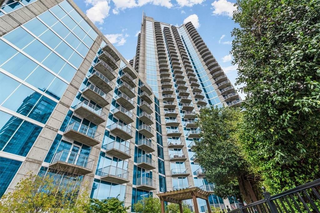 Property Photo: 400 W Peachtree Street NW 3611 GA 30308