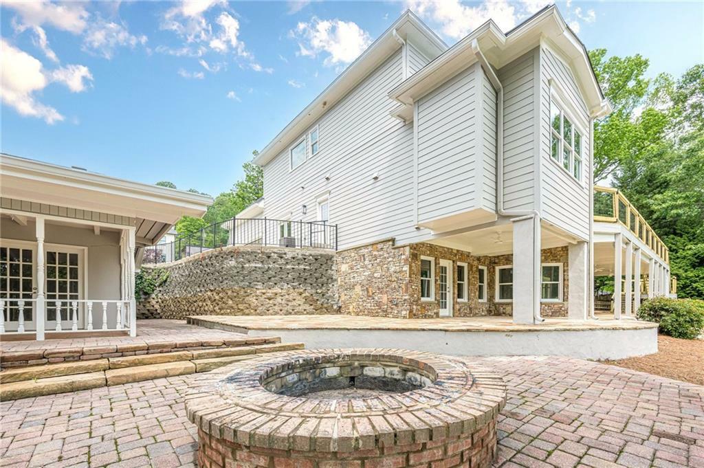 Property Photo: 2555 Chattahoochee Lane GA 30041