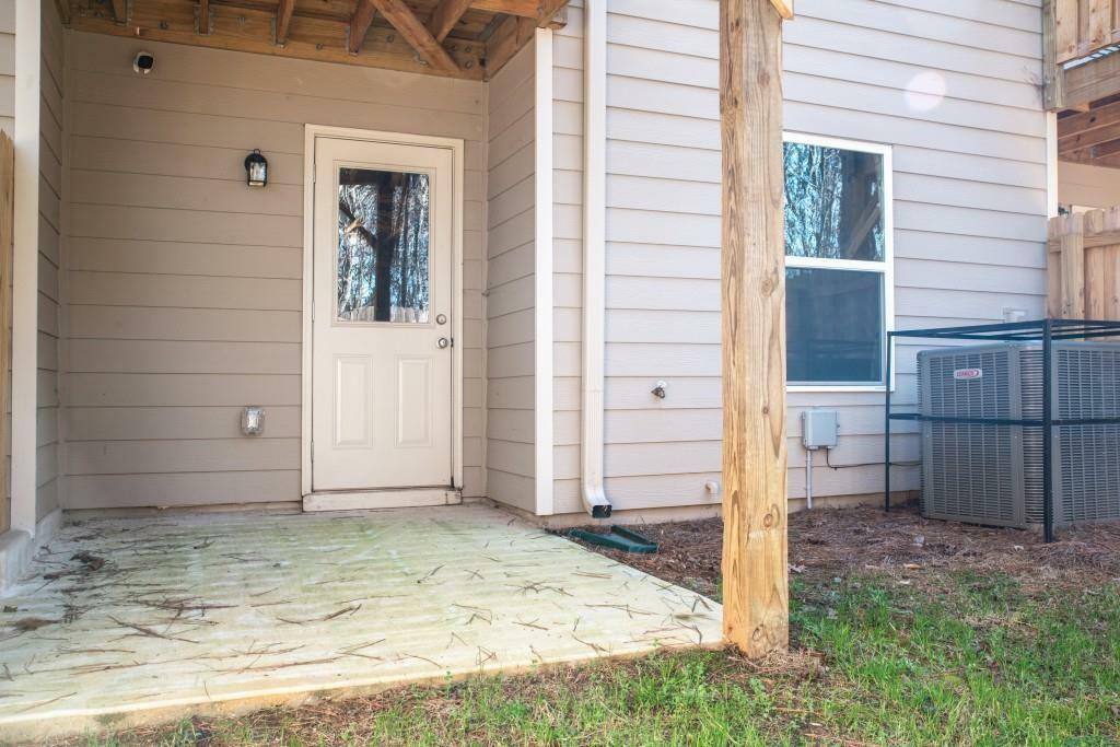 Property Photo: 916 Belfry Terrace GA 30213