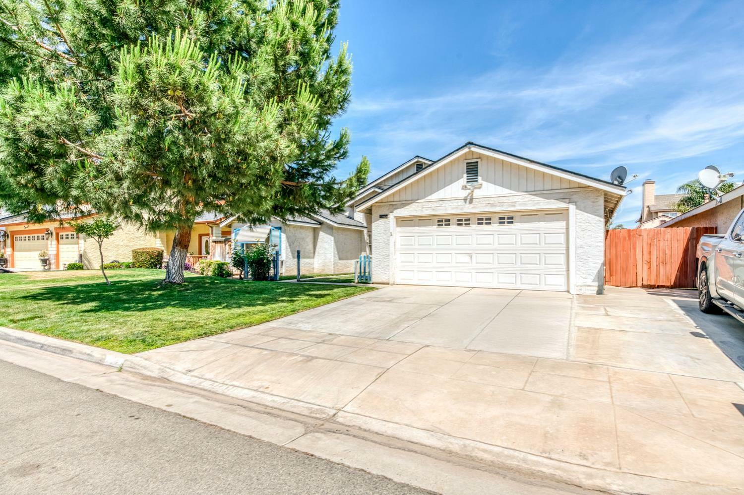 Property Photo: 2670 N Katy Avenue CA 93722