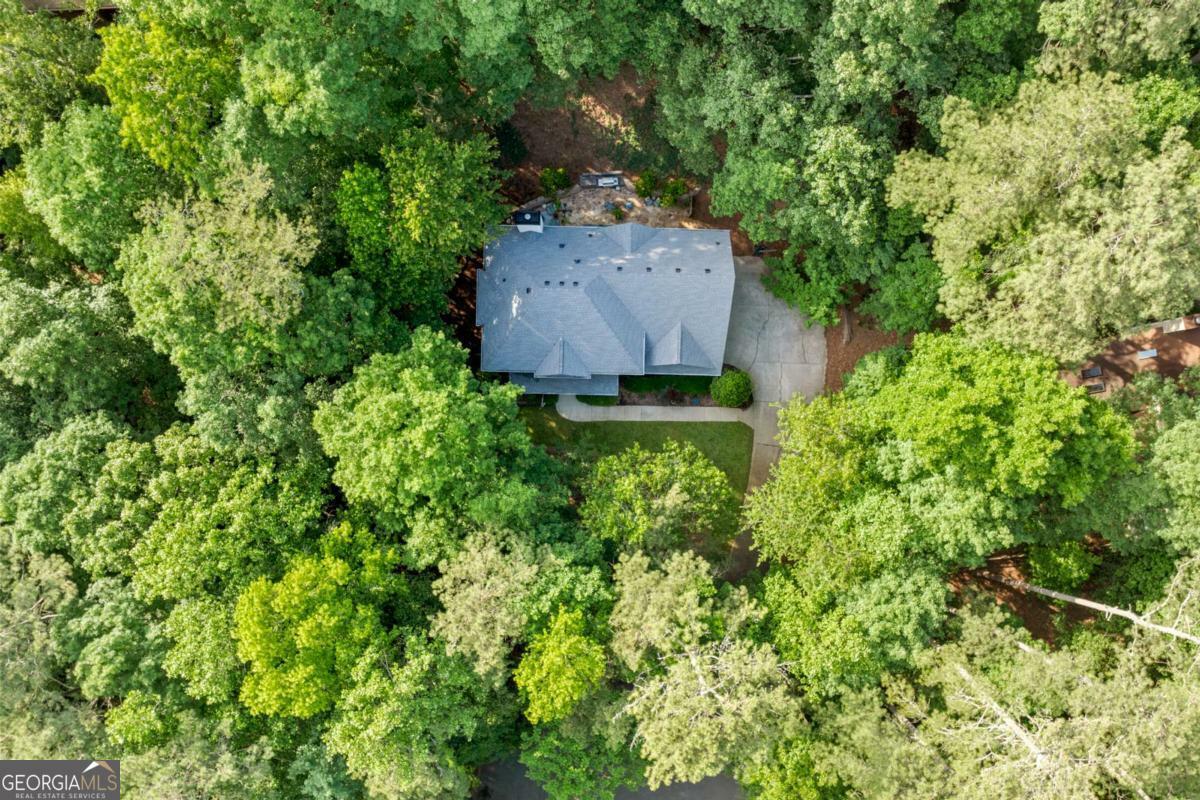 Property Photo: 525 Watergate Court GA 30076