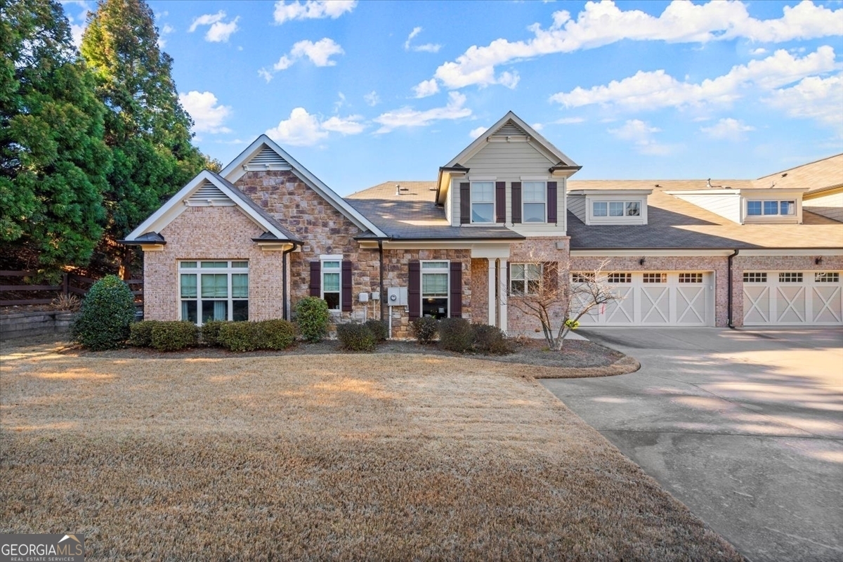 Property Photo: 2797 Middlecreek Way GA 30041