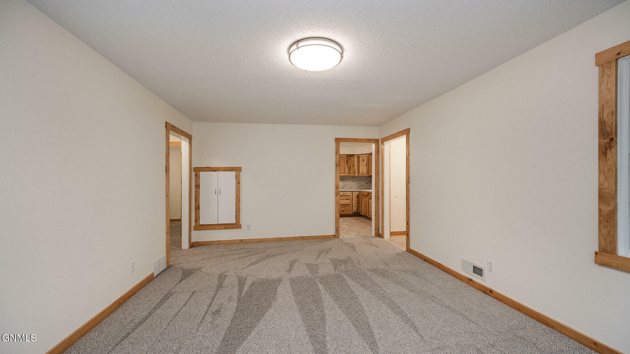 Property Photo: 1814 E Avenue B ND 58501