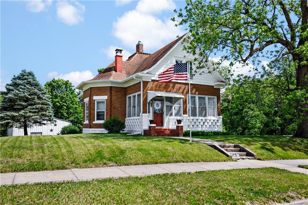 Property Photo: 220 S Main Street MO 64683