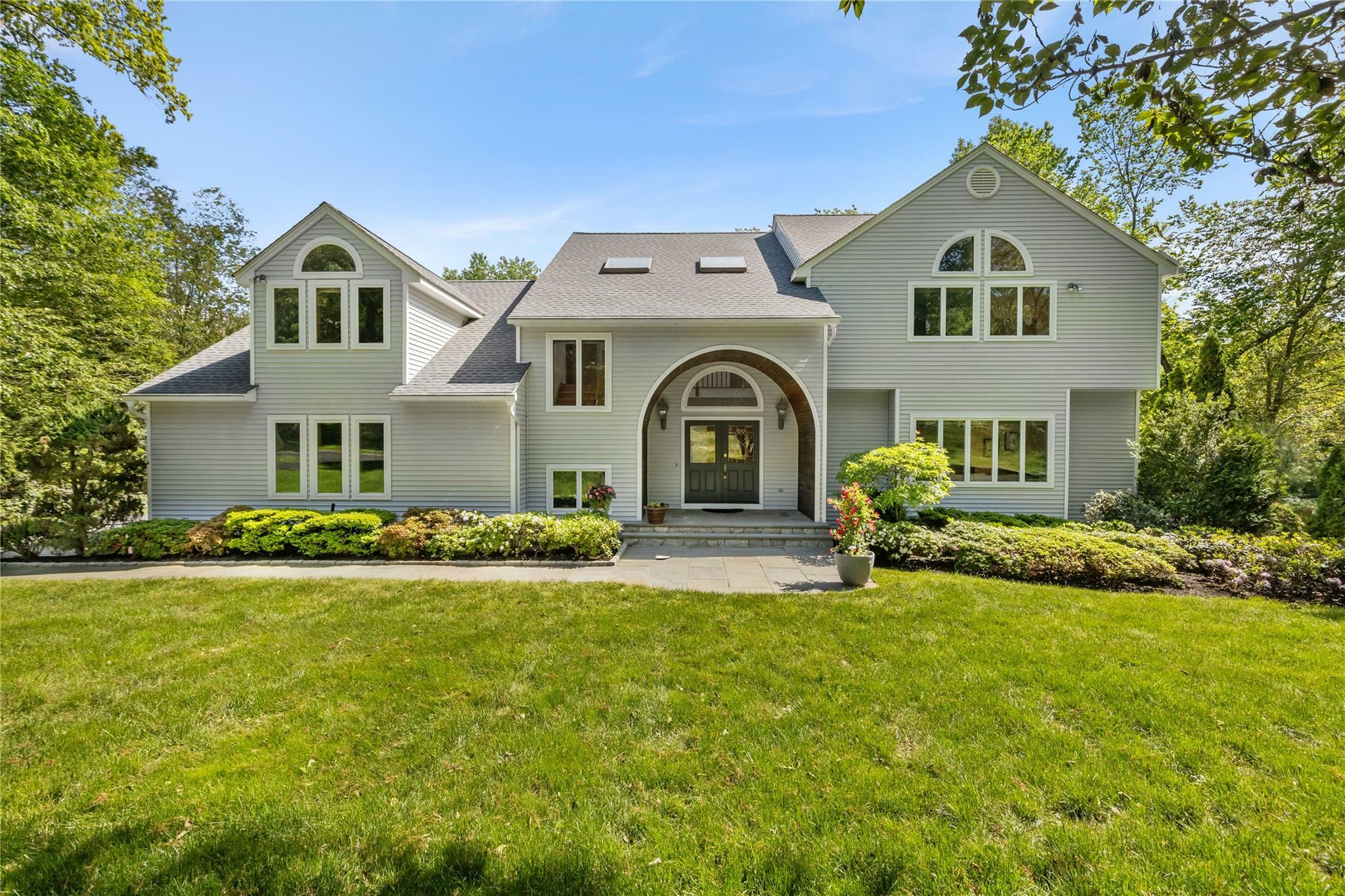Property Photo: 47 Londonderry Lane NY 10589