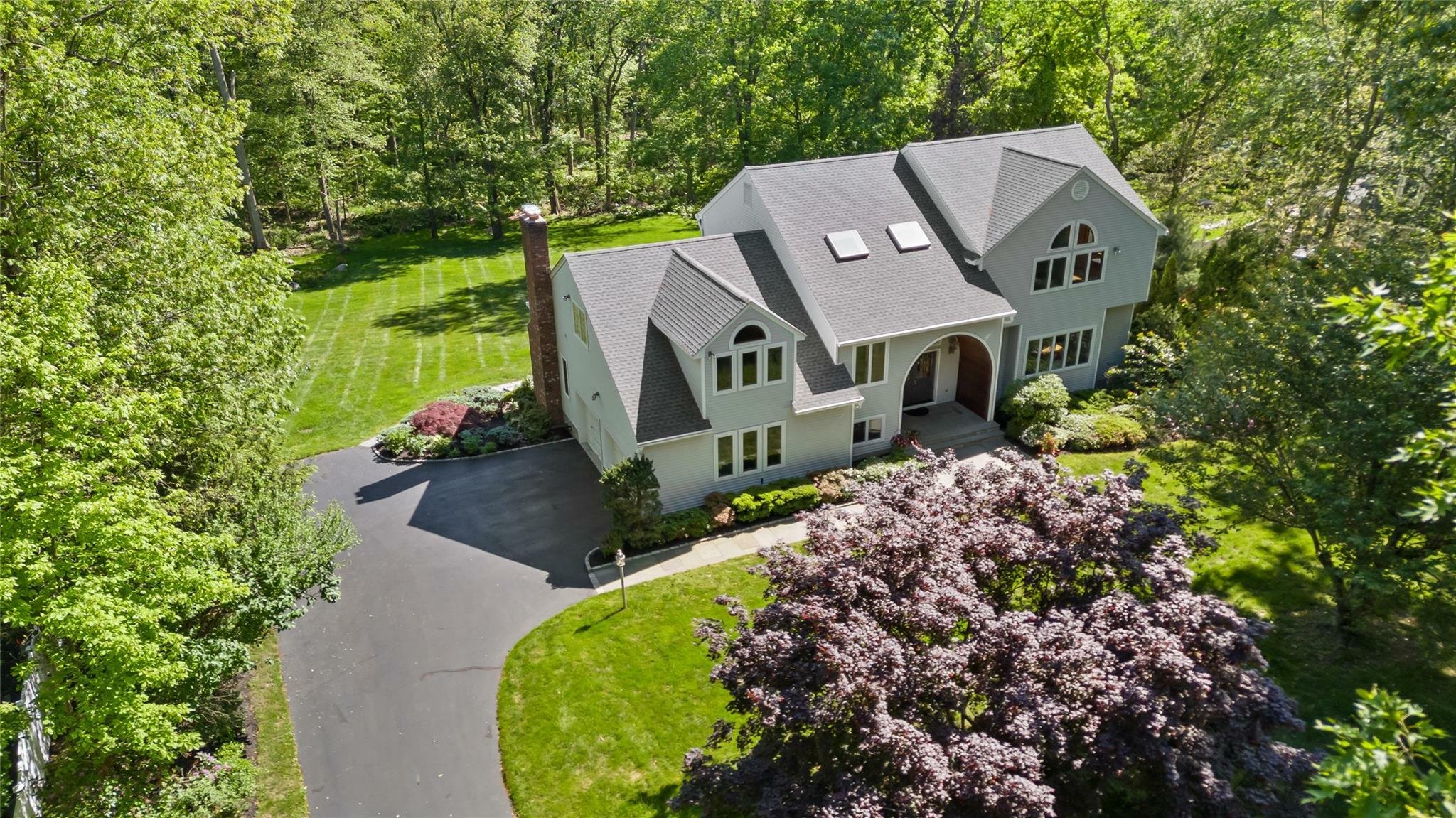 Property Photo: 47 Londonderry Lane NY 10589