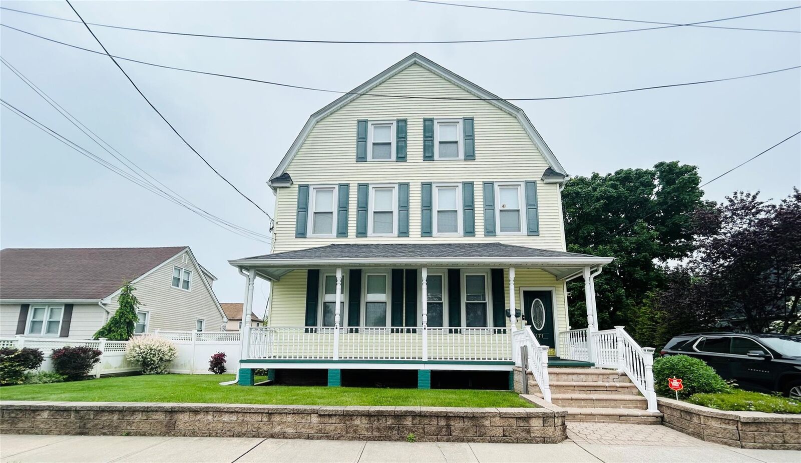 Property Photo:  171 N 5th Street  NY 11757 