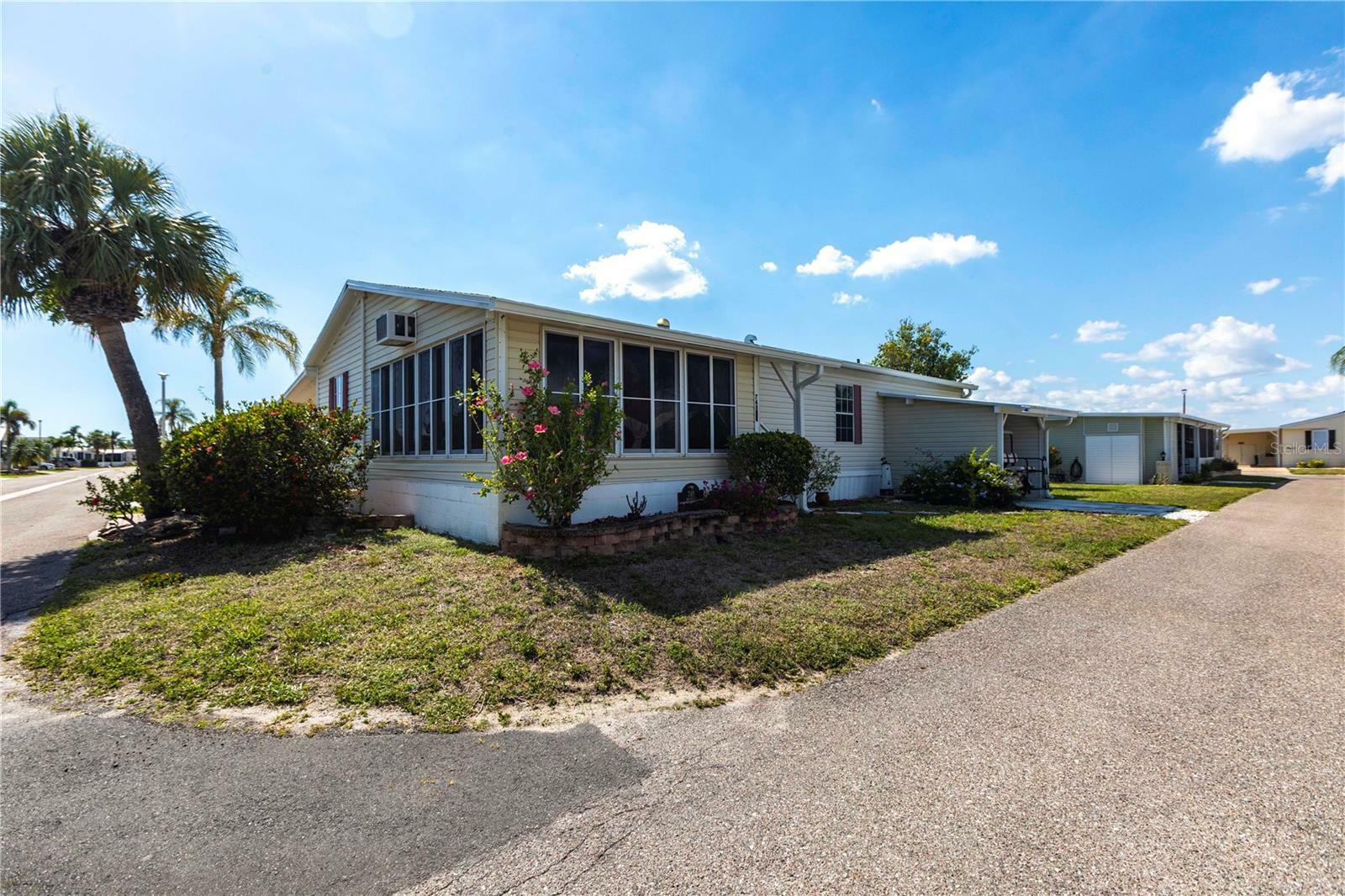 Property Photo: 2100 Kings Highway 748 FL 33980