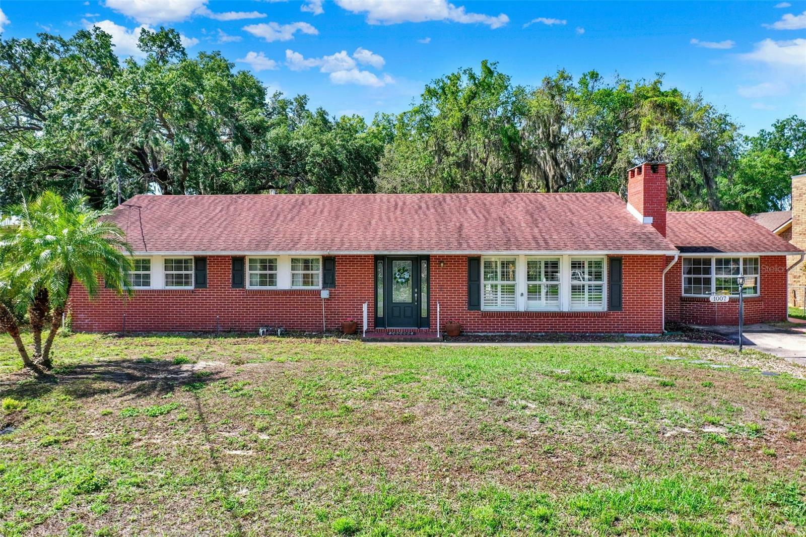 Property Photo: 1007 N Shore Drive FL 34748