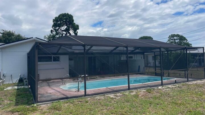 Property Photo: 2580 68th Avenue S FL 33712