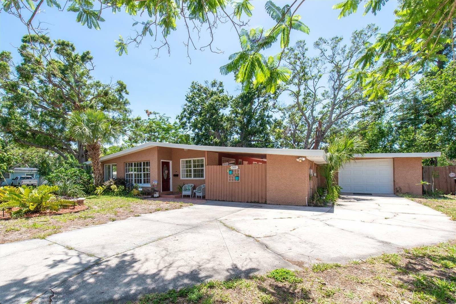 Property Photo: 7401 11th Avenue N FL 33710