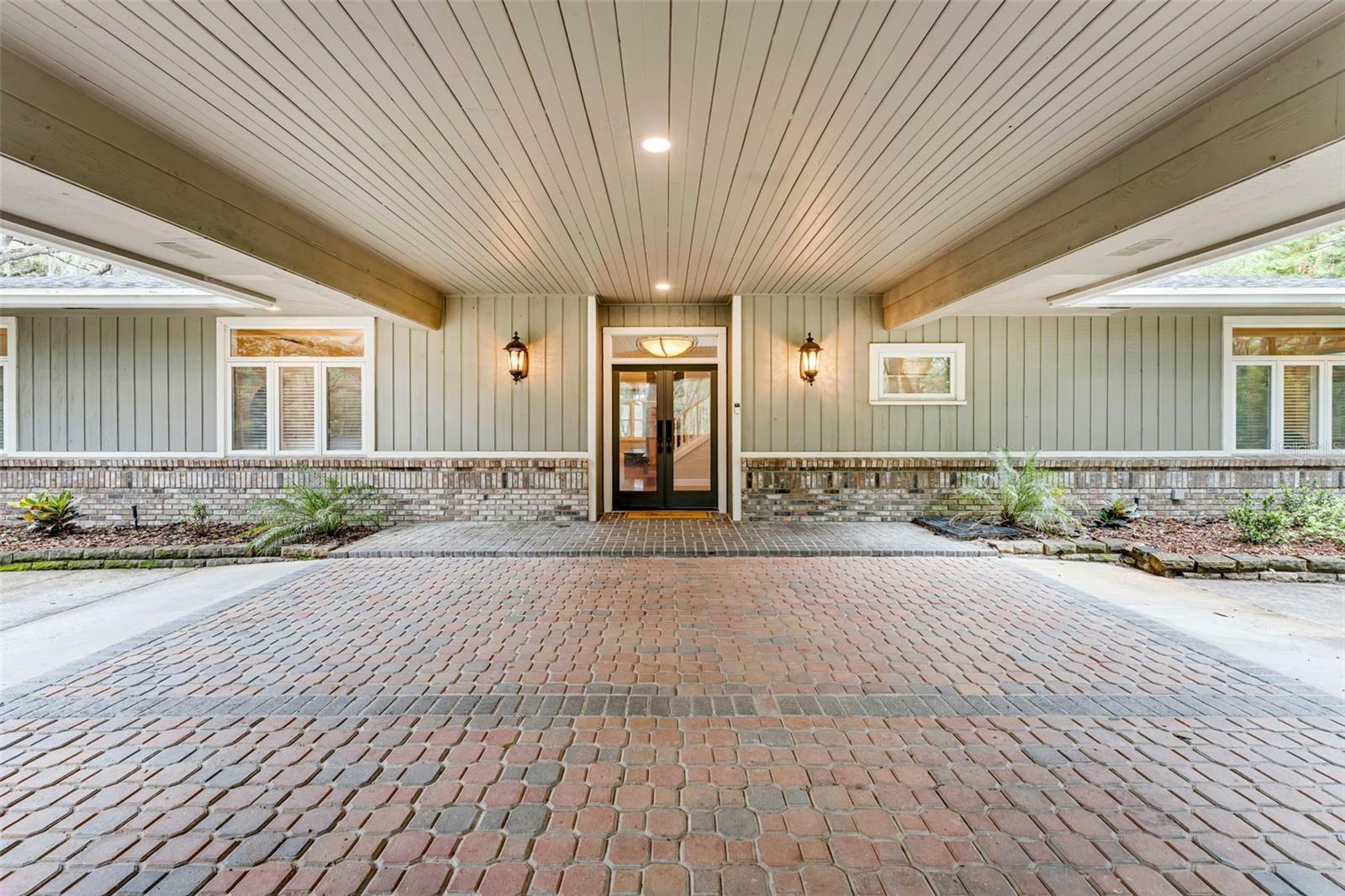 Property Photo: 5655 Oak Hollow Lane FL 32765
