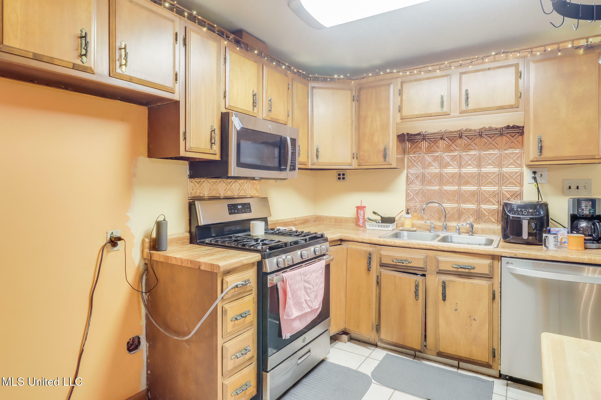 Property Photo: 7041 Bosarge Road MS 39560
