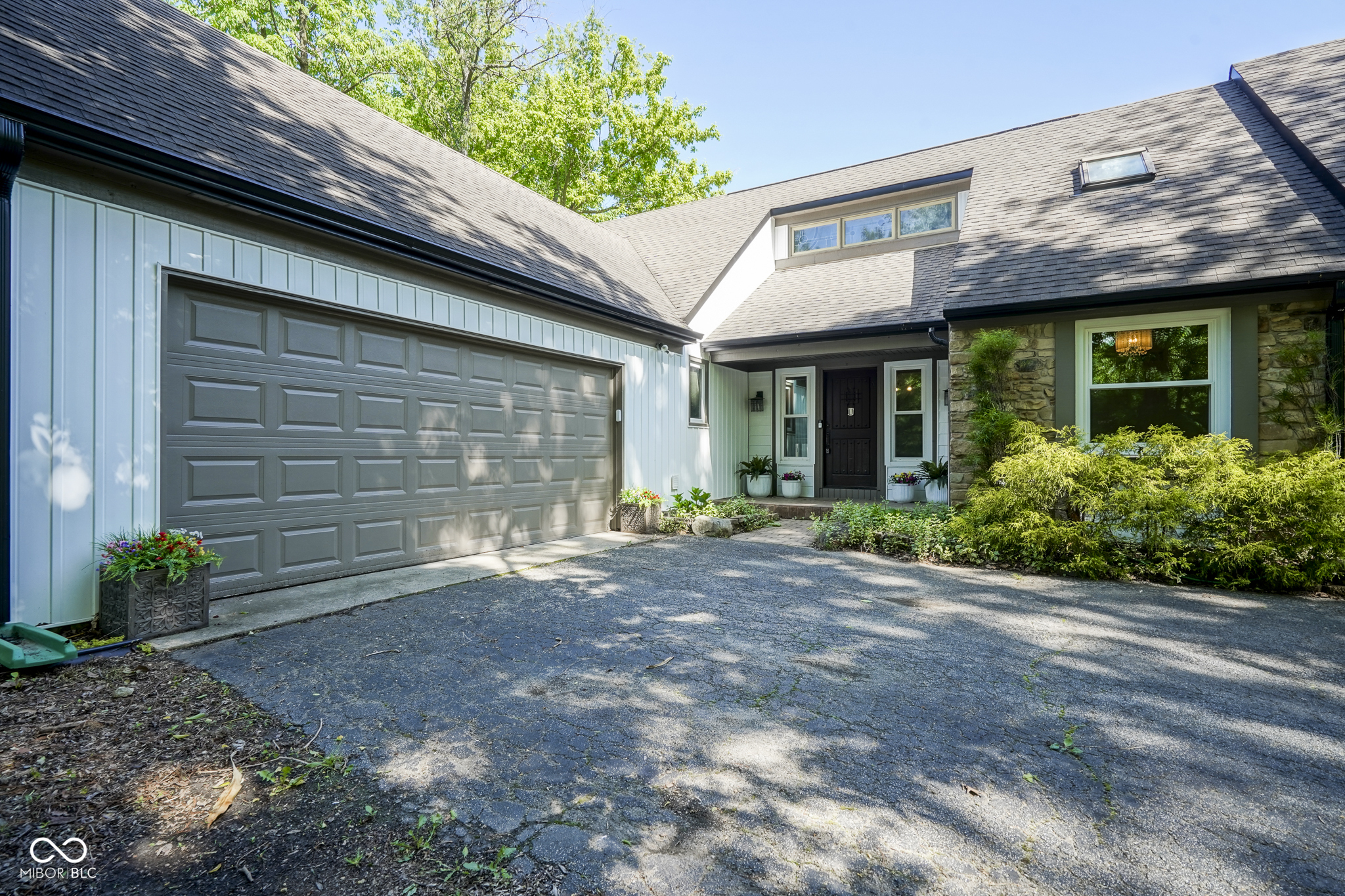 858 Cedar Wood  Carmel IN 46032 photo