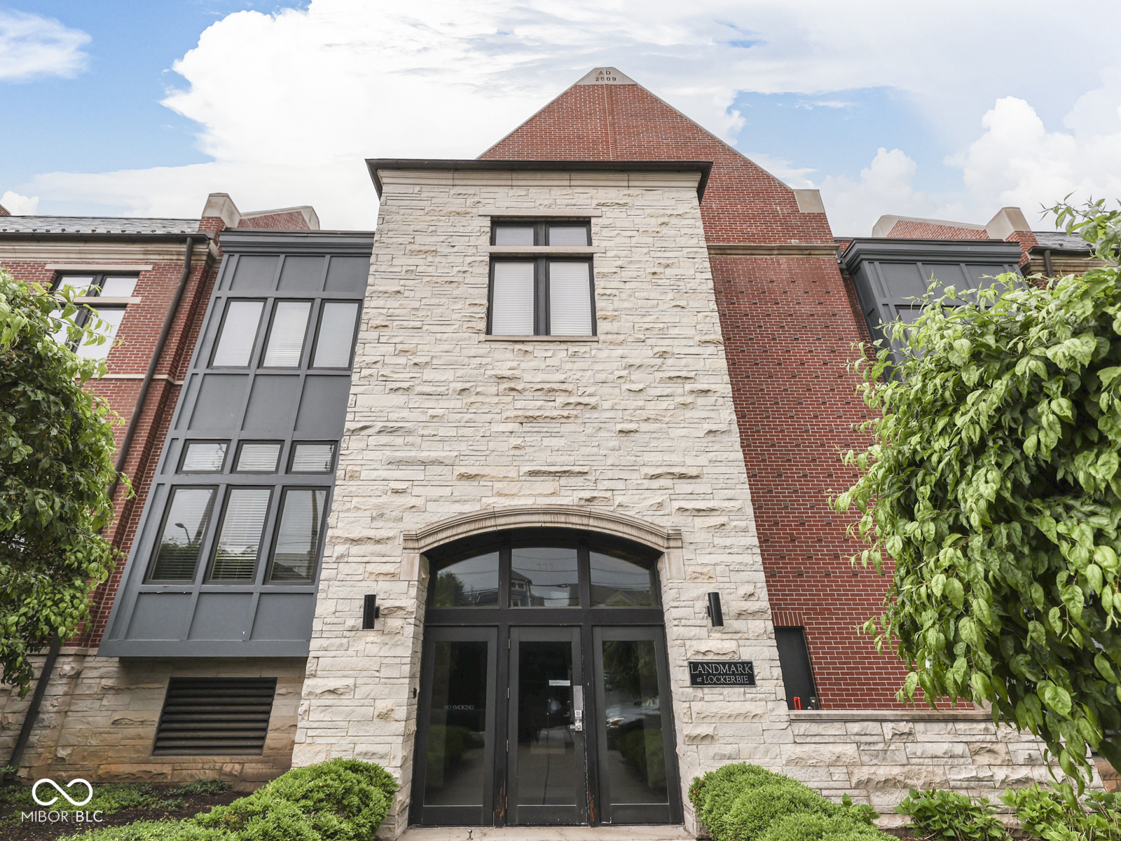 Property Photo: 222 N East Street 103 IN 46204