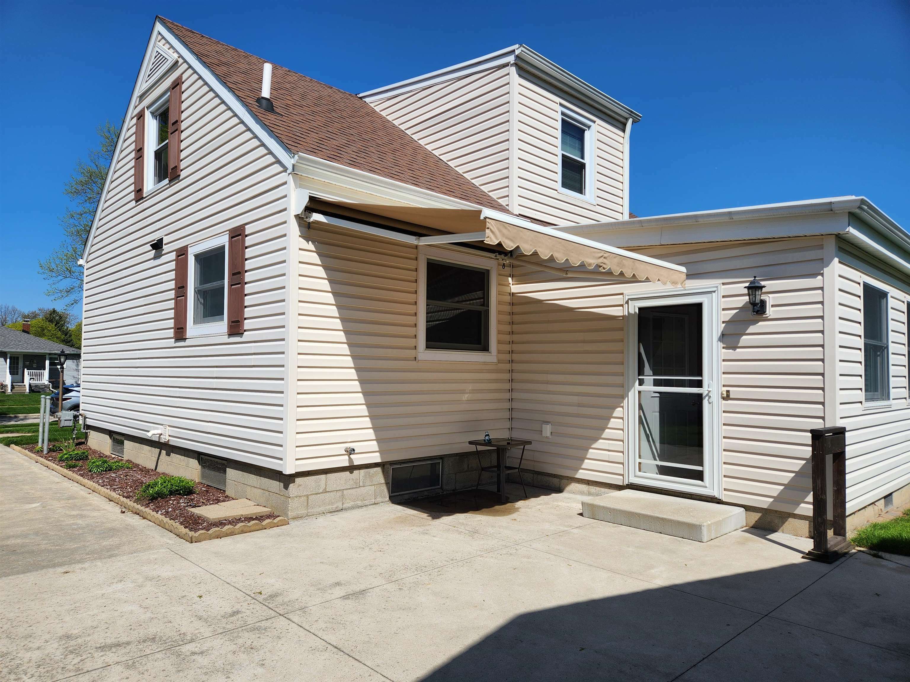Property Photo: 2001 S Sheridan Street MI 48708