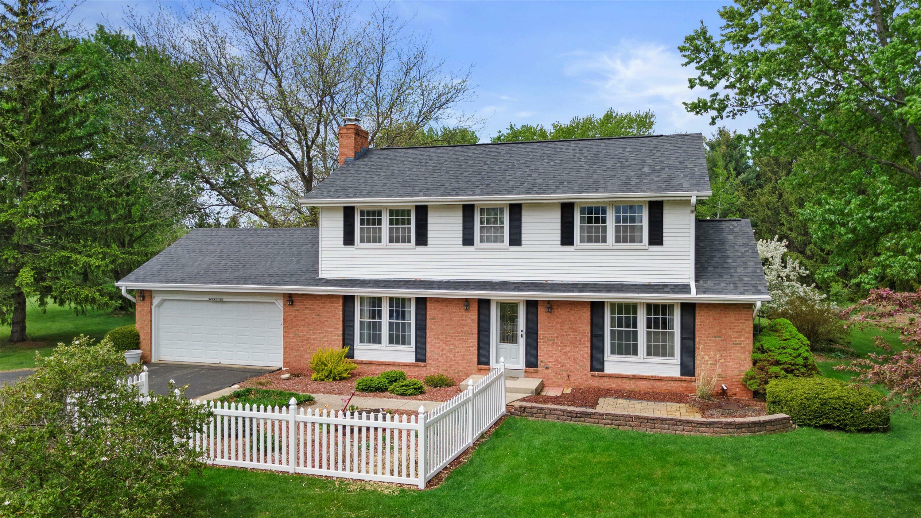 Property Photo:  S67w32842 Westgate Ct  WI 53149 
