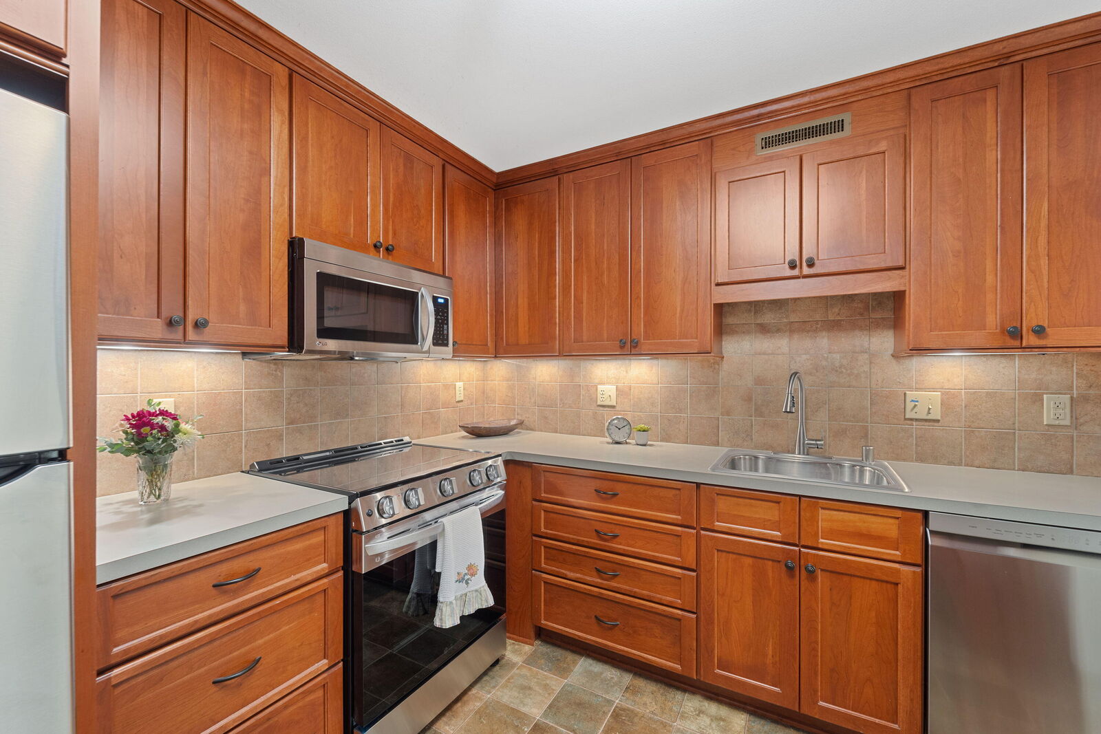 Property Photo:  3942 N Oakland Ave  WI 53211 