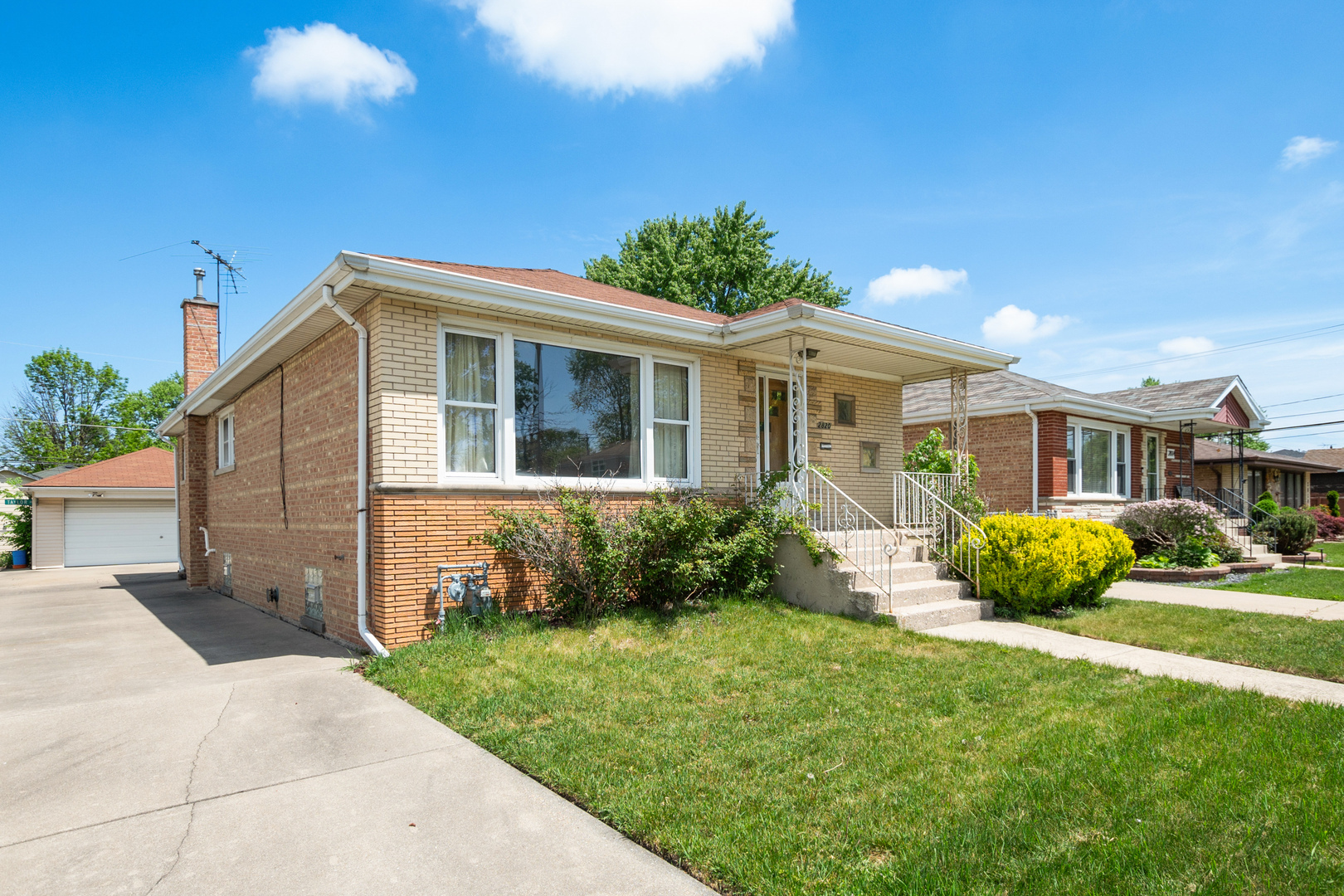 Property Photo: 2820 W 100th Place IL 60805