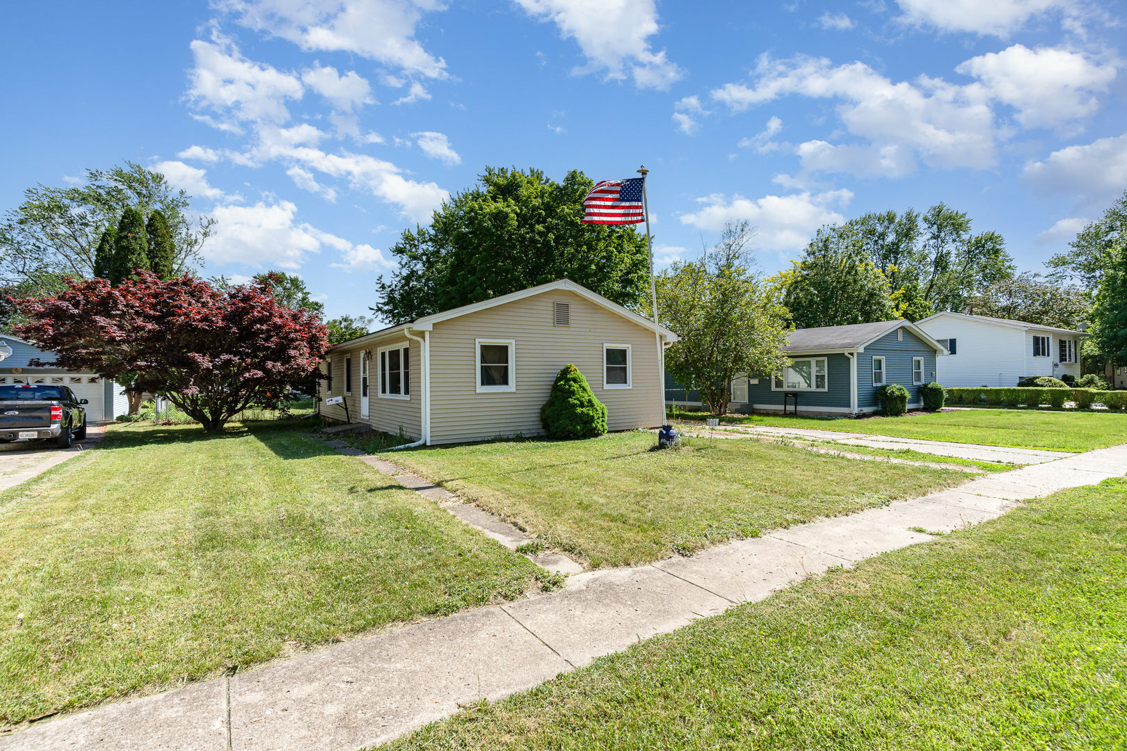 Property Photo: 403 W School Street IL 60545