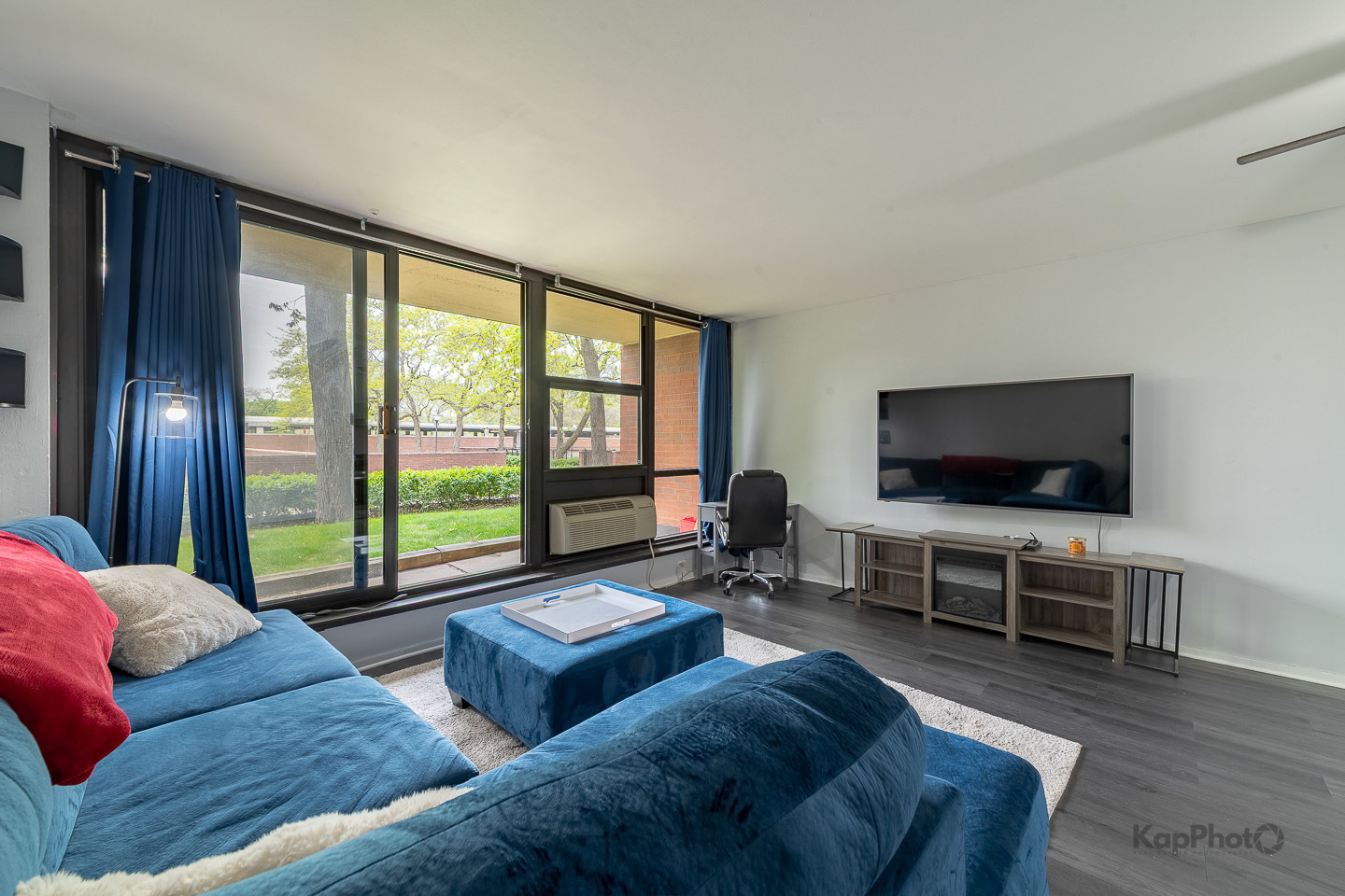 Property Photo: 3021 S Michigan Avenue 102 IL 60616