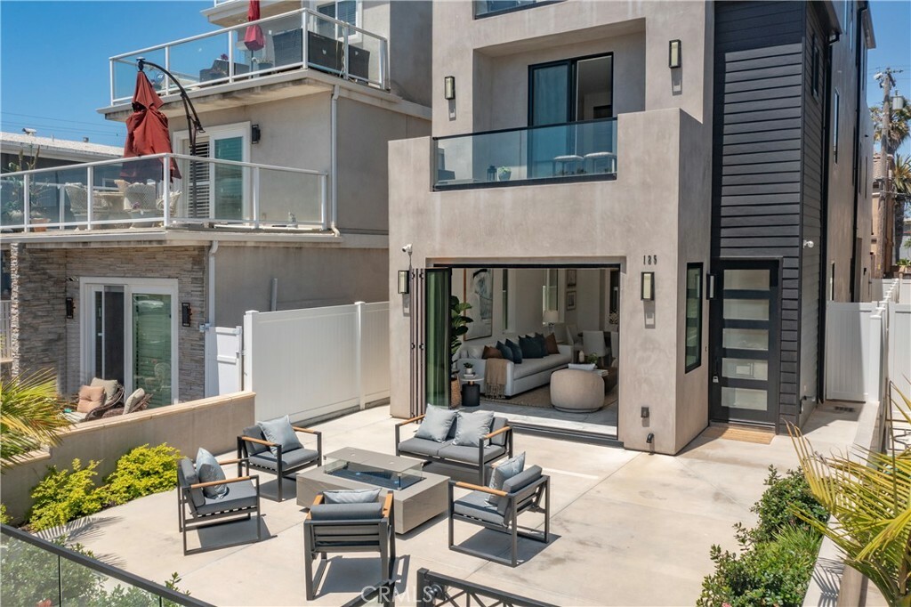 Property Photo: 125 8th Street CA 92648
