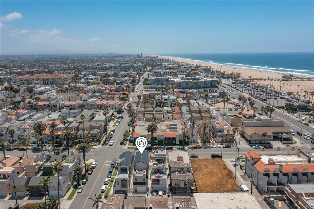 Property Photo: 125 8th Street CA 92648
