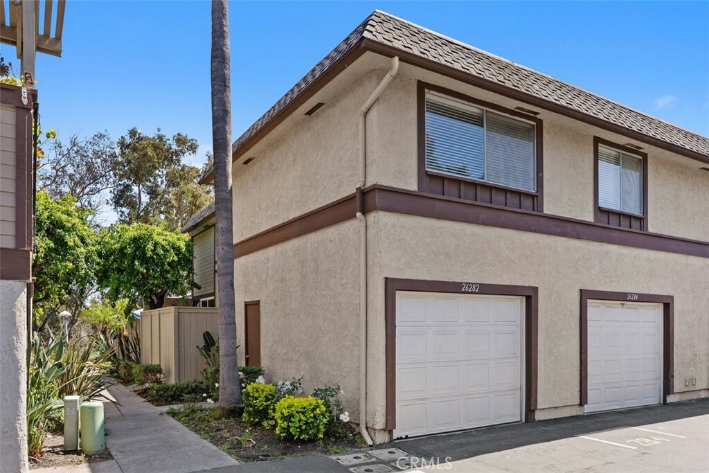 Property Photo: 26284 Via Roble 2 CA 92691