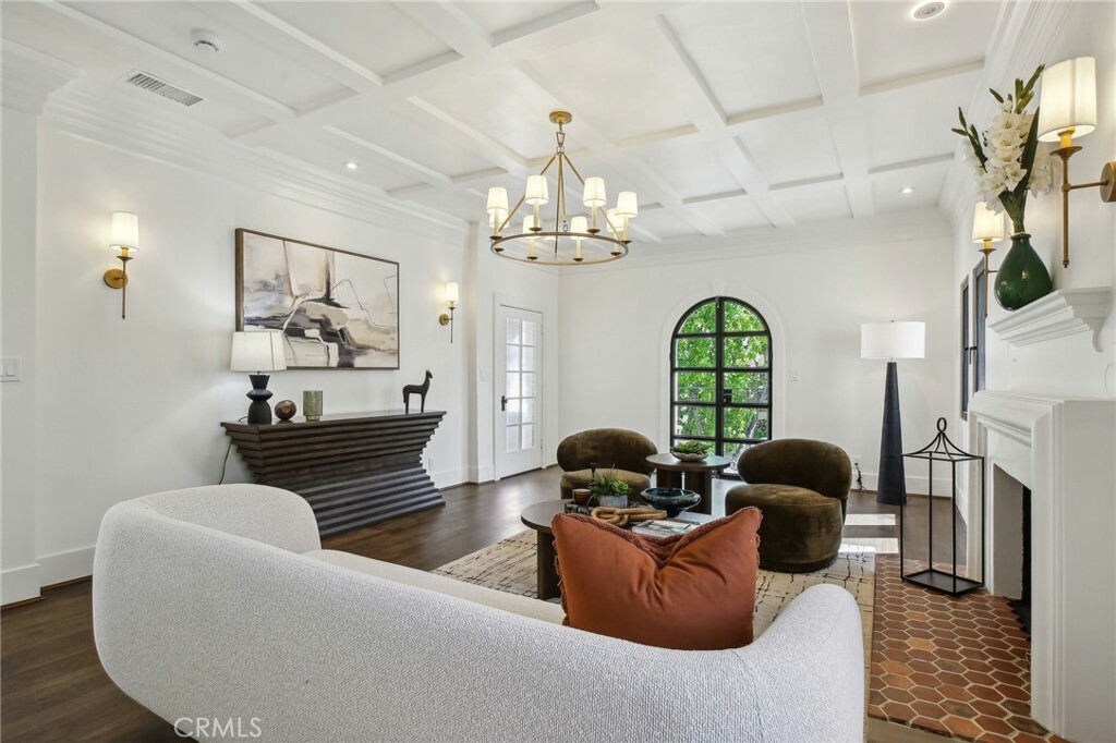 Property Photo: 6371 W 6th Street CA 90048
