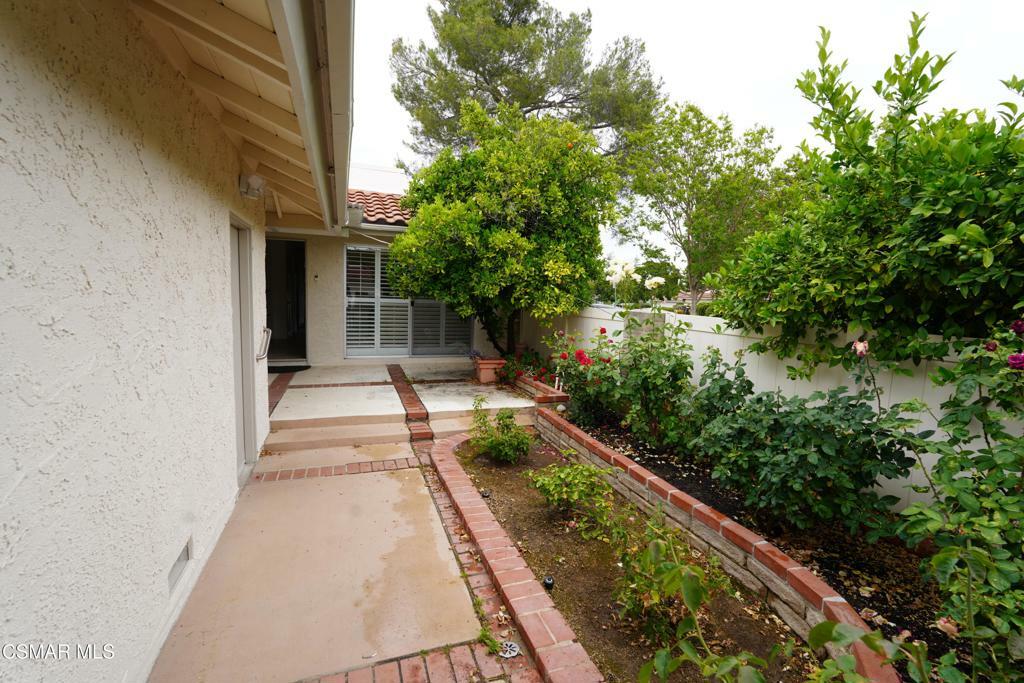 Property Photo: 2165 Crespi Lane CA 91361