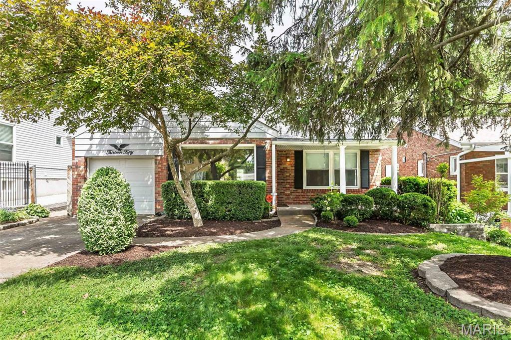 Property Photo: 1350 Monier Place MO 63122