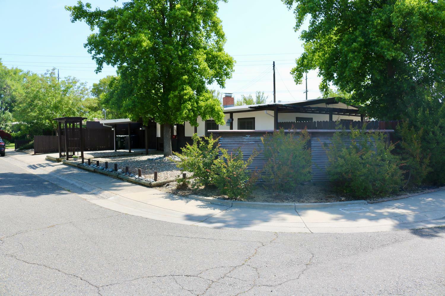 Property Photo: 2501 Fernandez Drive CA 95822