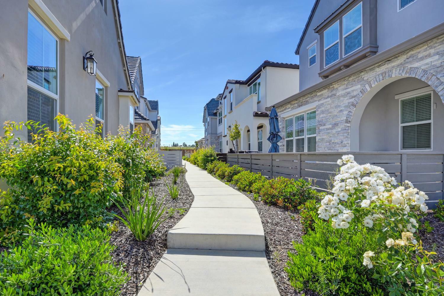 Property Photo: 2372 Bastogne CA 95818