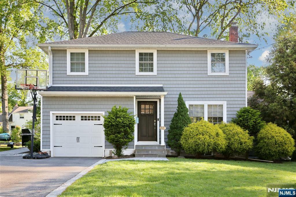214 Concord Drive  River Edge NJ 07661 photo