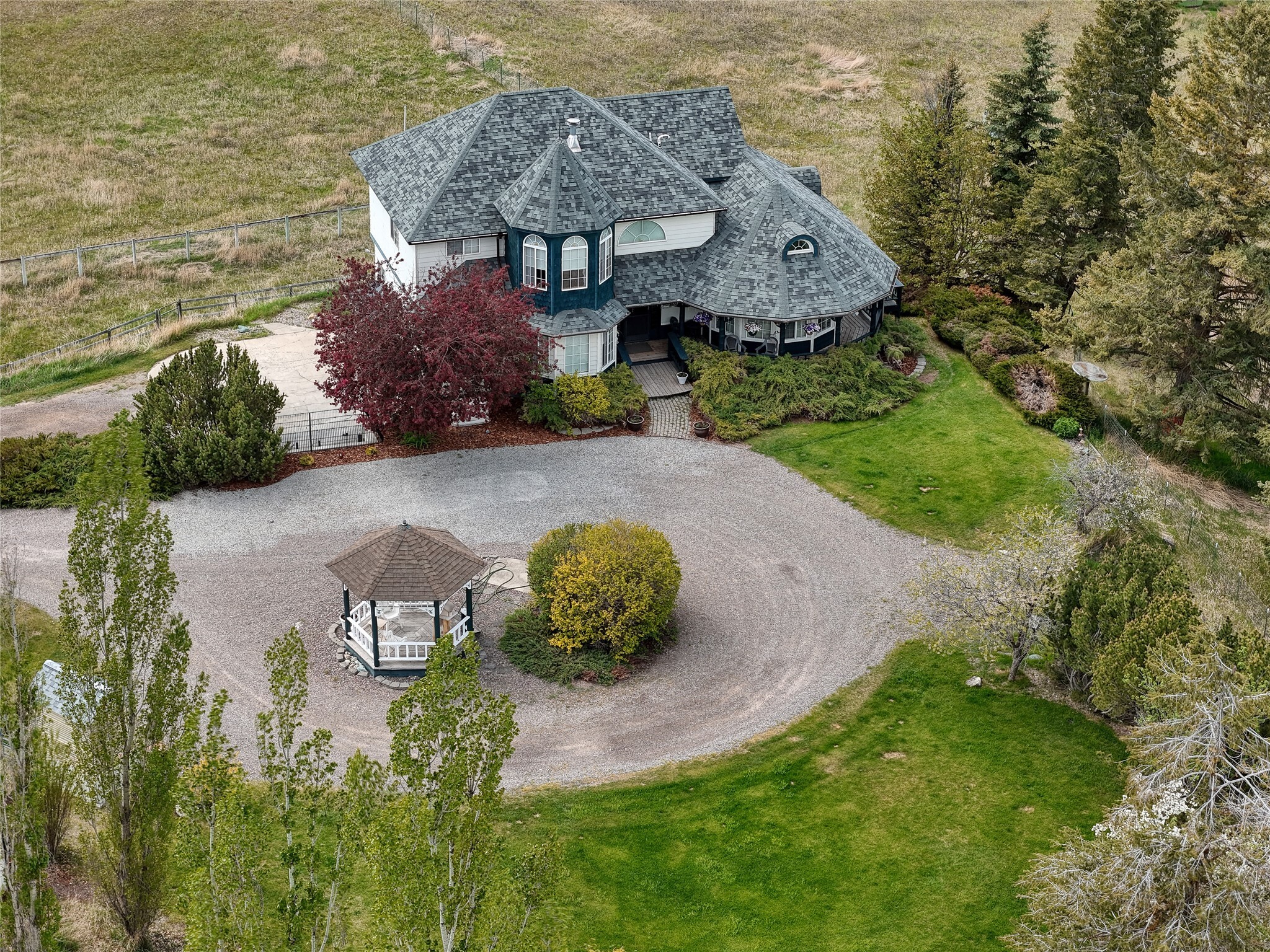 Property Photo: 527 Grande Vista Drive MT 59901