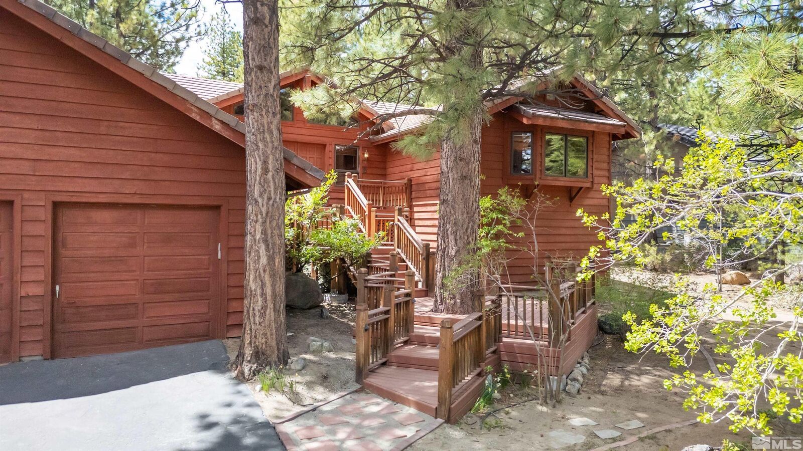 Property Photo:  350 Black Pine Court  NV 89511 