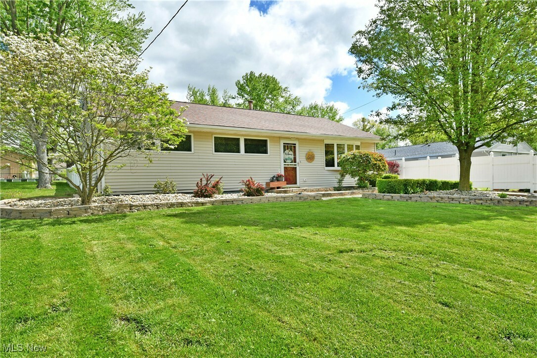 Property Photo: 788 Virginia Drive NW OH 44483
