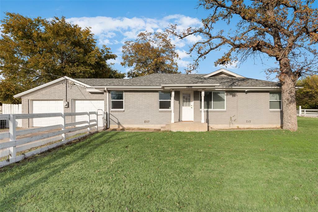 Property Photo: 7900 Ella Young Drive TX 76135