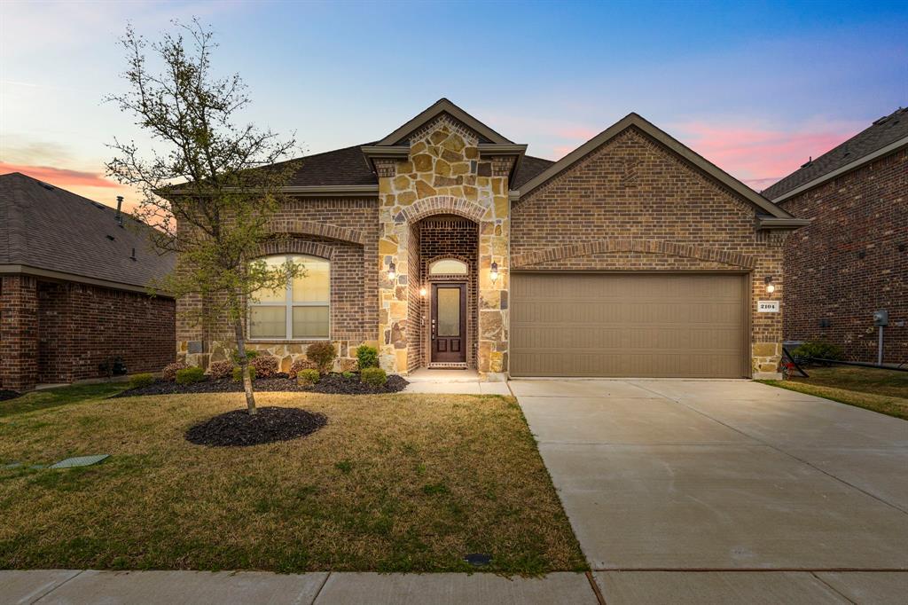 Property Photo: 2104 Lake Cliff Drive TX 75068