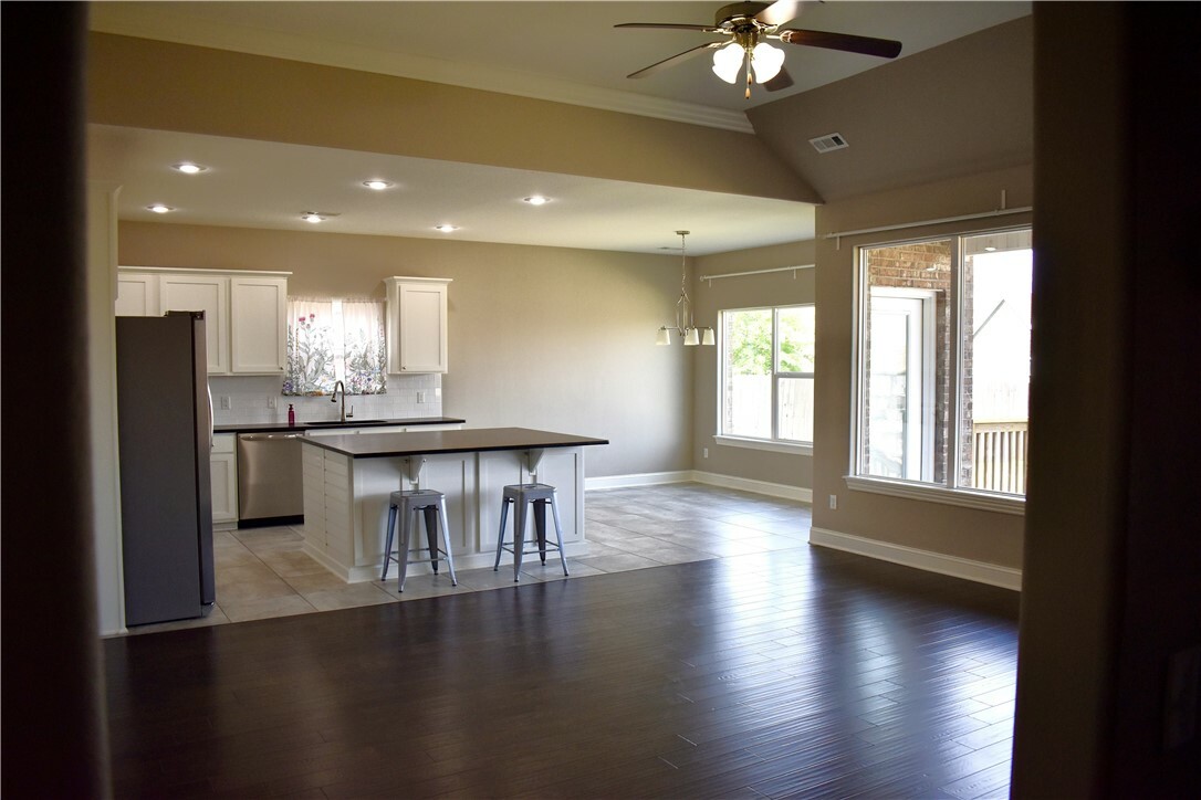 Property Photo: 2402 N Brook Lane AR 72761