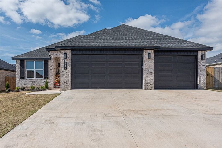 Property Photo:  152 Nebo Street  AR 72753 