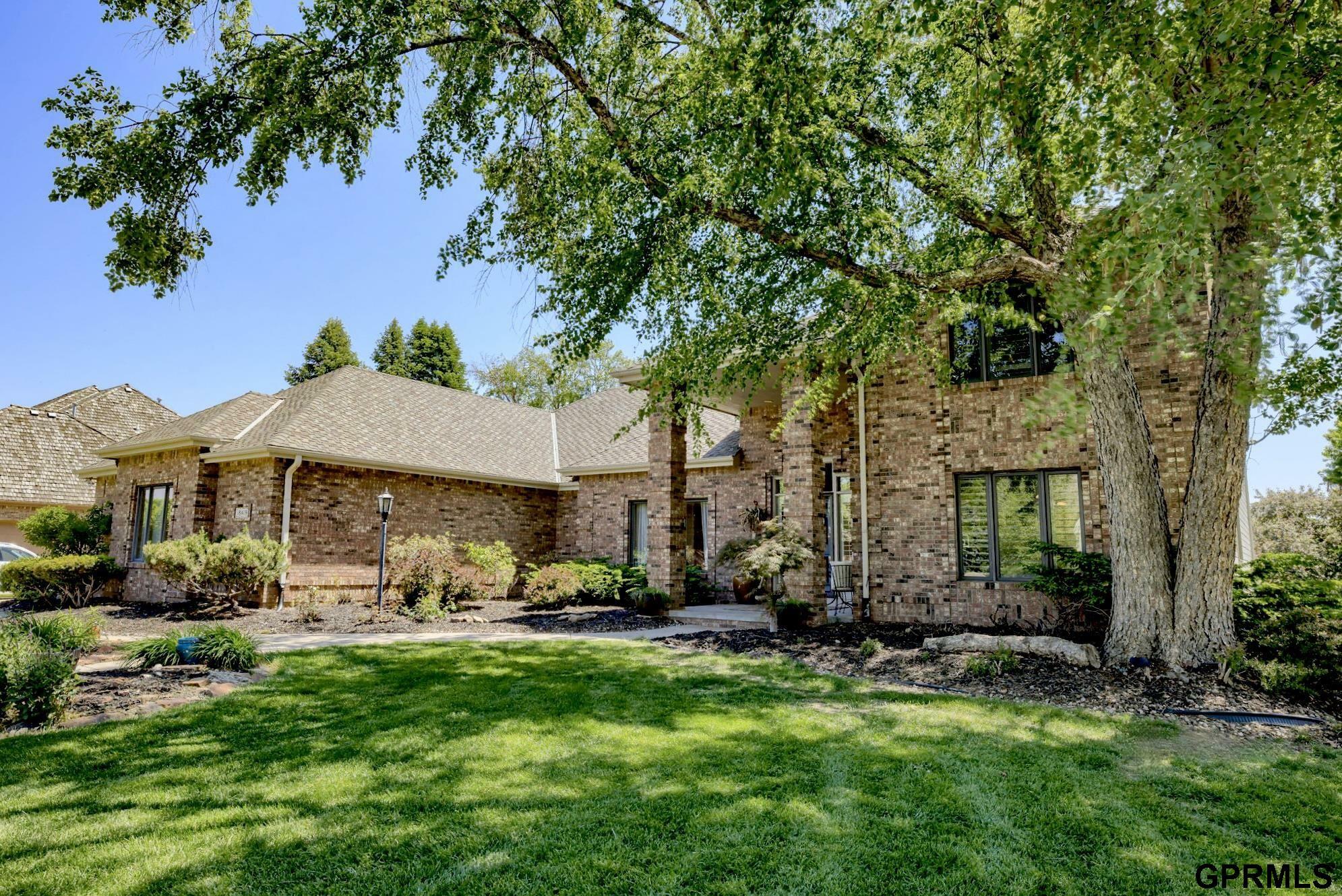 Property Photo: 18419 Poppleton Circle NE 68130