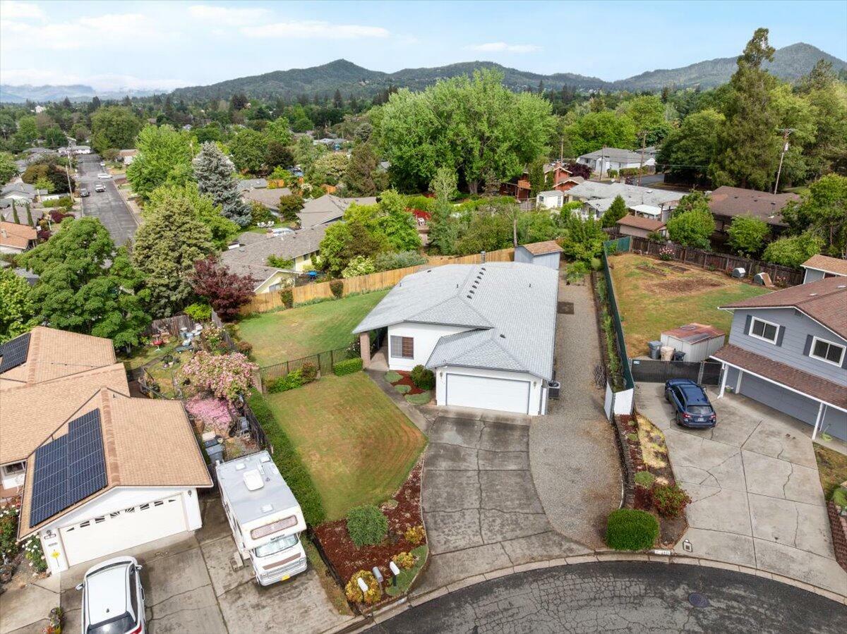 Property Photo:  446 NE Sovereign Avenue  OR 97526 