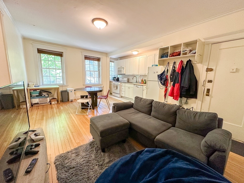 Property Photo:  854 Massachusetts Ave 3  MA 02139 