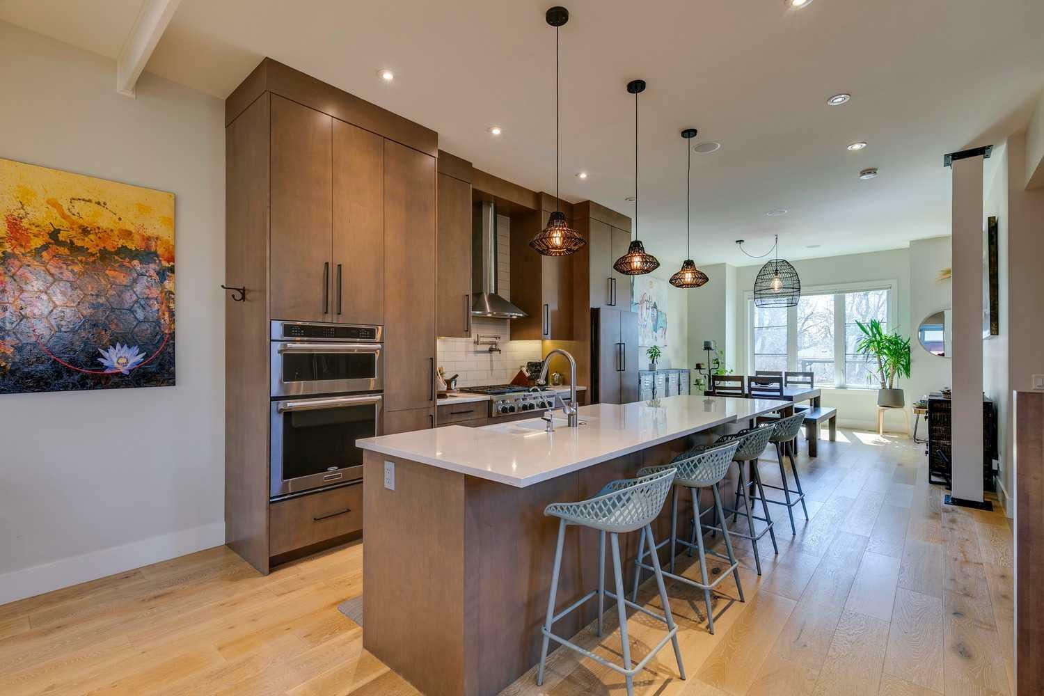2448 31 Avenue SW  Calgary AB T2T 1T8 photo