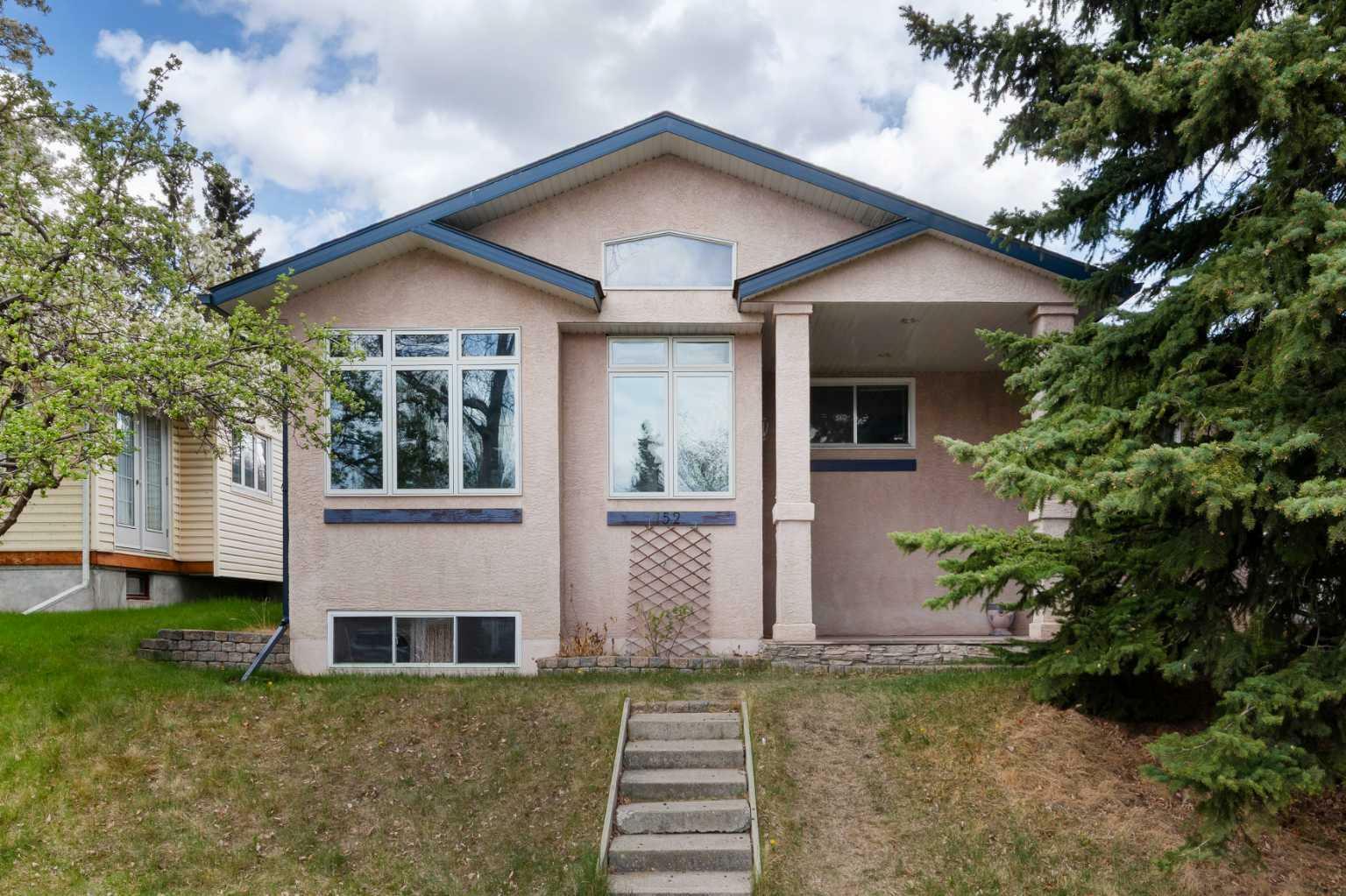 Photo de la propriété:  152 Capri Avenue NW  AB T2L 0H5 