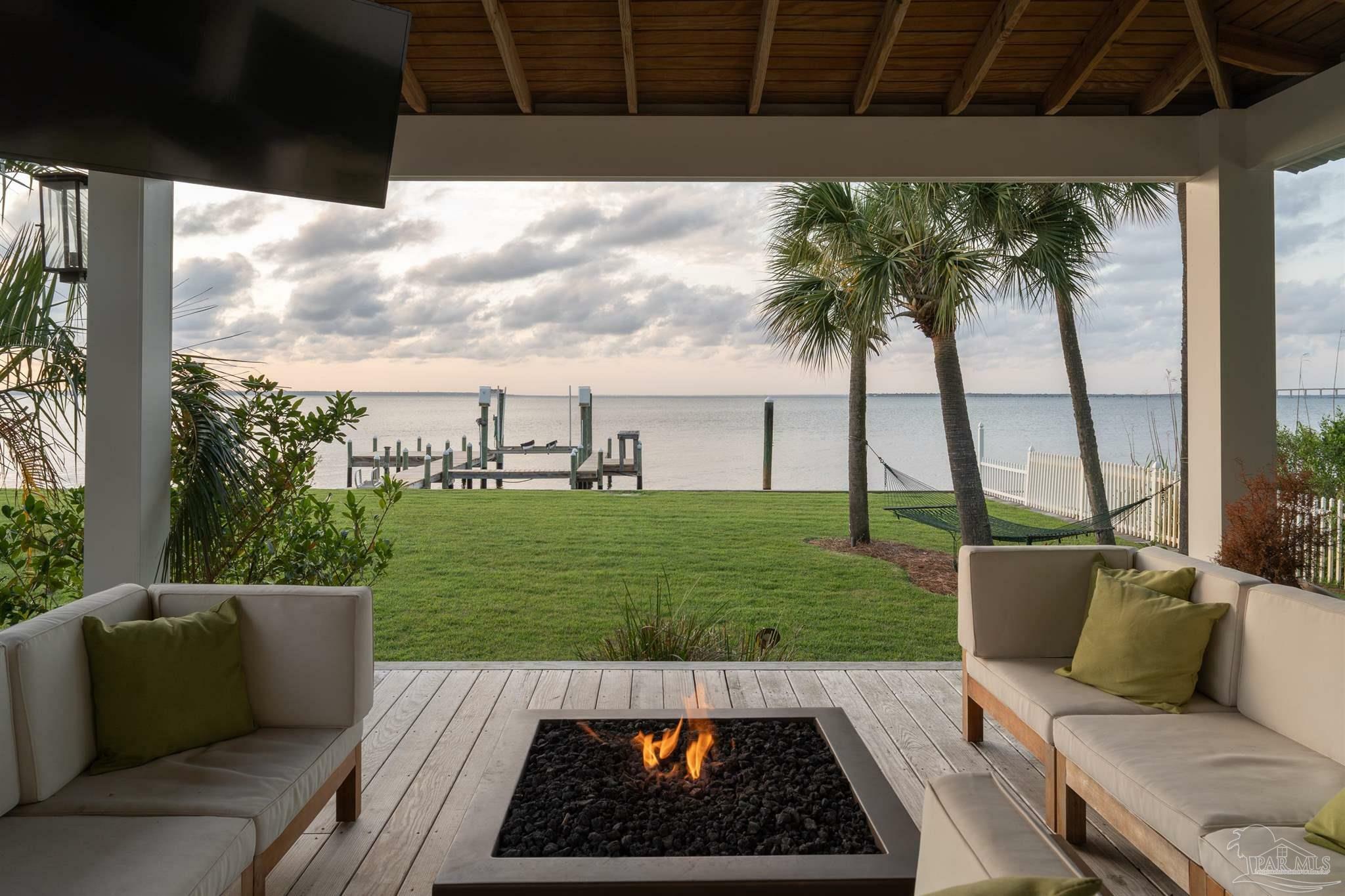 Property Photo: 2950 Coral Strip Pkwy FL 32563